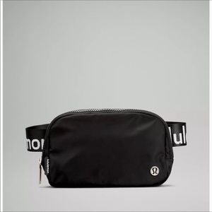 BNWT LOGO Black/White EBB